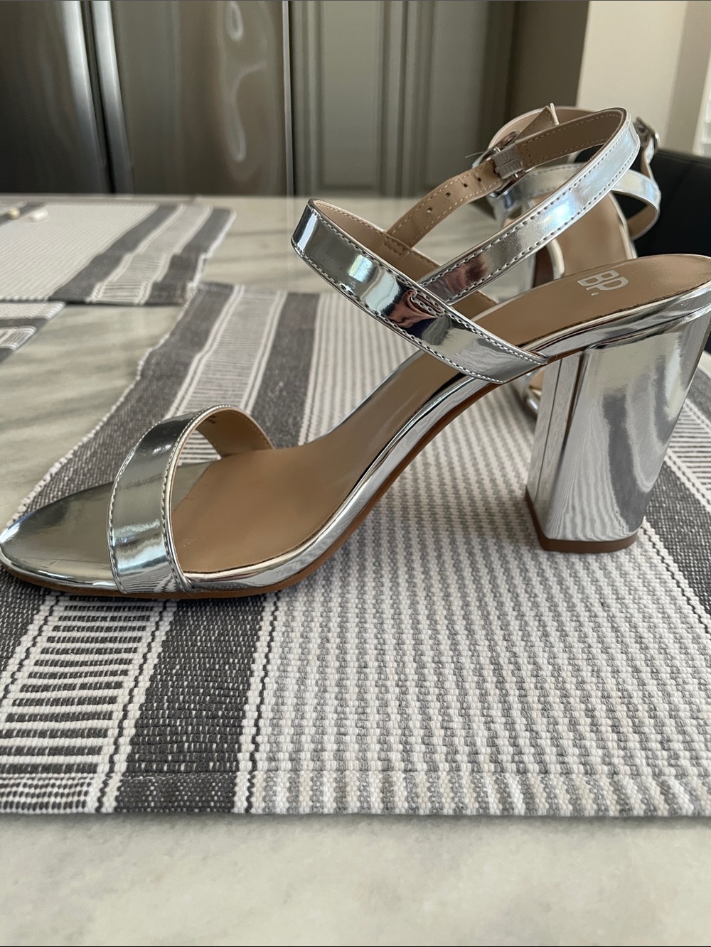 Metallic Block Heel Shoe - Picture 4 of 5